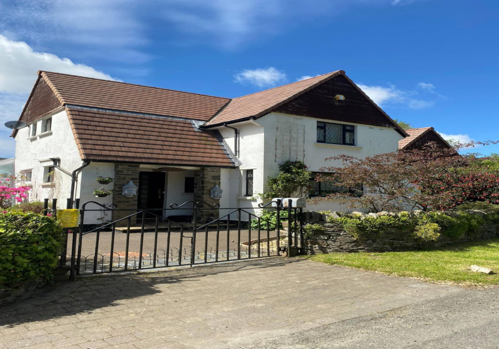 photograph from page 4