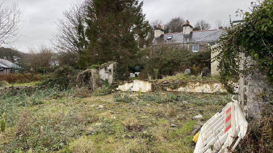 photograph from page 3