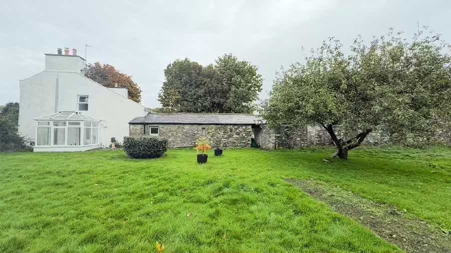 photograph from page 4